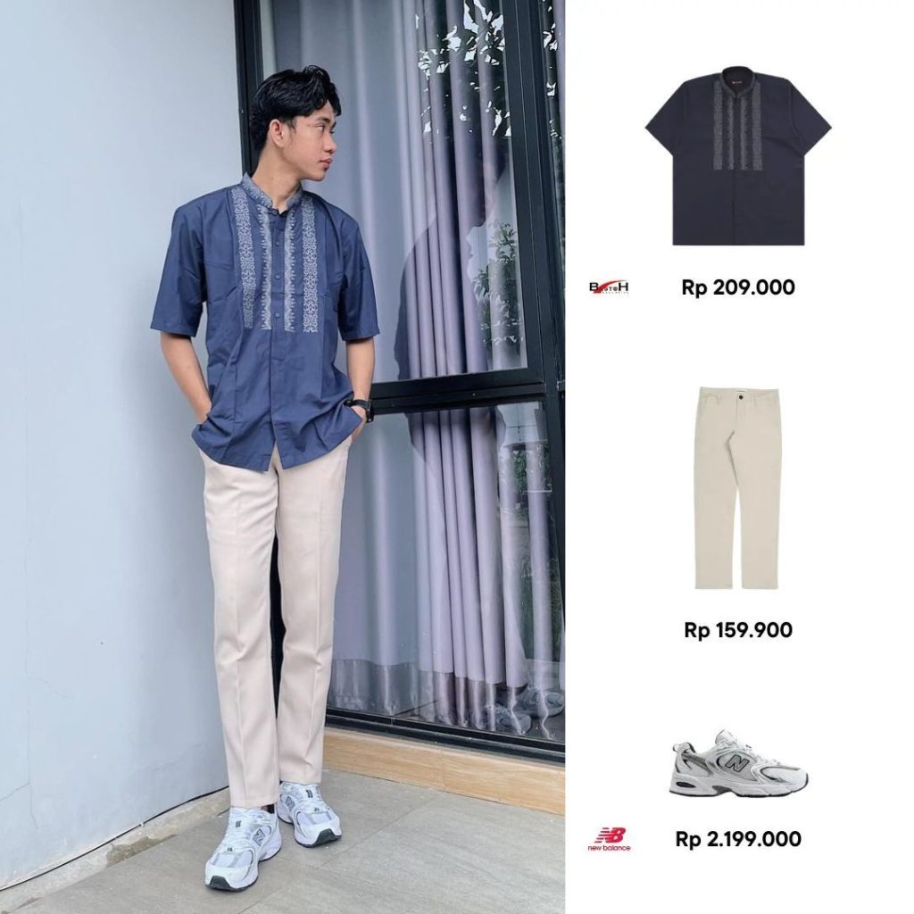 Kemeja Koko Navy, Celana Krem, New Balance Sneakers Putih