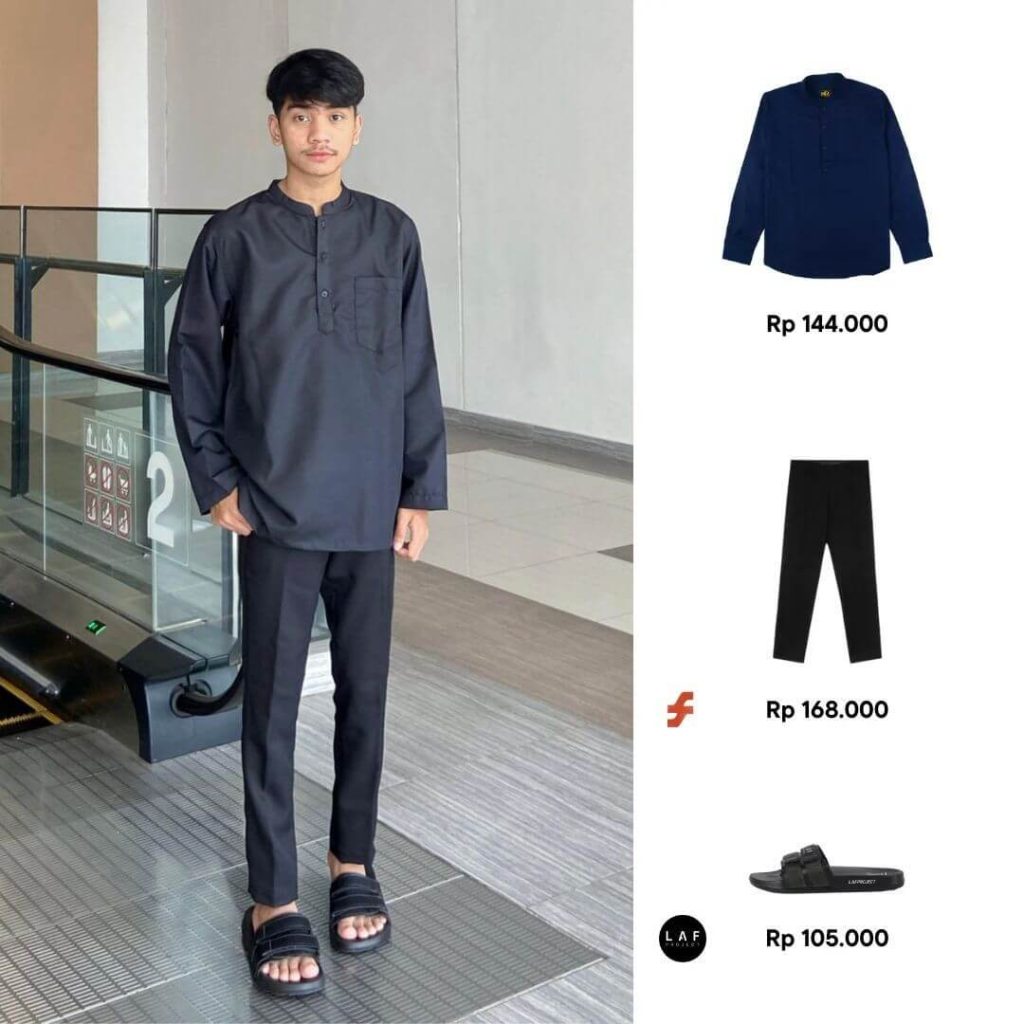 Kemeja Koko Hitam, Celana Hitam, Sandal Hitam